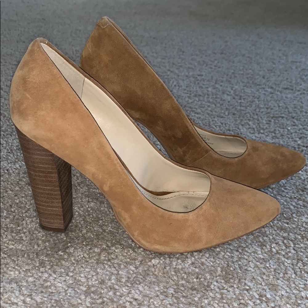 🖤Tan suede block heel